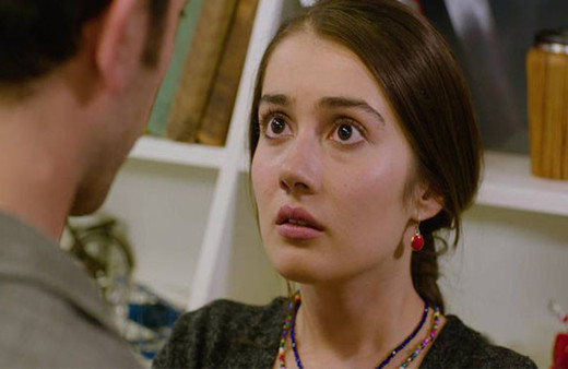 Ver Elini Aşk 6.bölüm fragmanı Ayperi ve Kaan yatakta yan yana