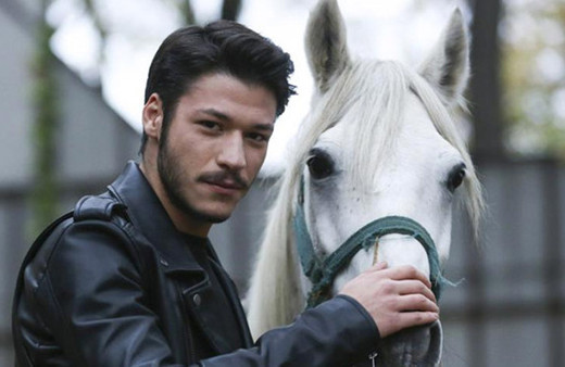 Çukur Asi Celasun Kubilay Aka kimdir aslen nereli keşfedilme hikayesine bakın!