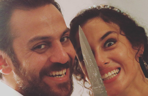 Erkan Kolçak Köstendil ile Cansu Tosun nişanlandı