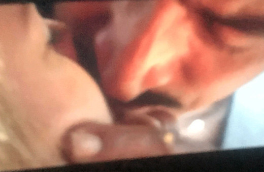 Kenan'la Meryem'in ateşli öpüşmesi geceye damga vurdu