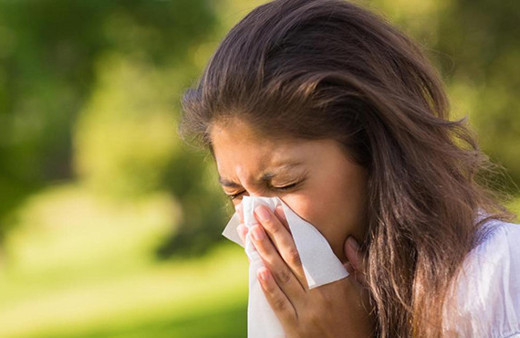 Hapşıran kişiden 1,5 metre uzak durun