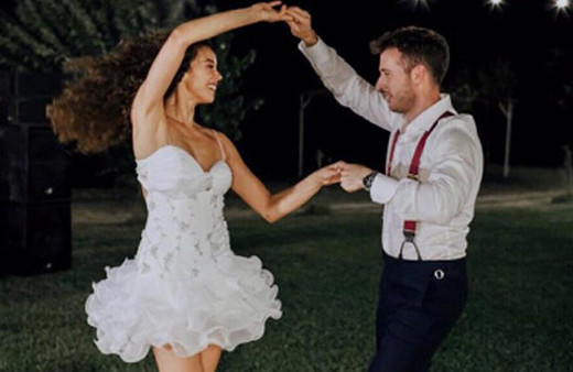 Azra Akın ve Atakan Koru'dan büyüleyici Latin dansı!