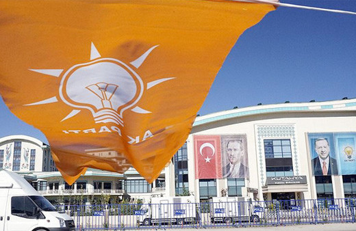 AK Parti MKYK'da flaş karar: İstifa etmeyenler...