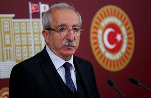 AK Partili Miroğlu ve eşi kaza geçirdi!