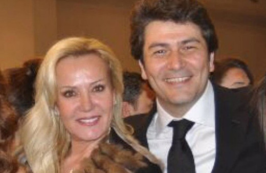 Bekçi açıkladı 'Vatan Şaşmaz'ın mezarına geceleri gizemli...'