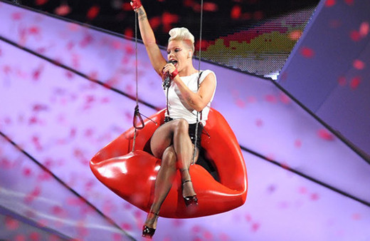 Çıplak fotoğraflar sizi güçlü ya da özgür yapmaz