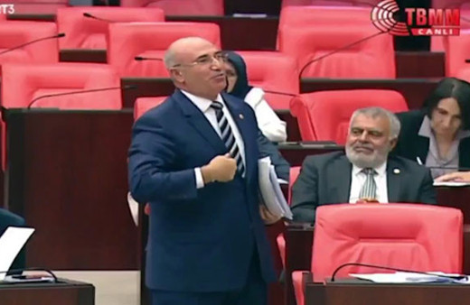 Mecliste komik anlar! Mahmut Tanal'ı boşa düşüren FETÖ sorusu