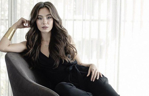 Neslihan Atagül'ün makyajsız halini görenler şoke oluyor bu nasıl değişim