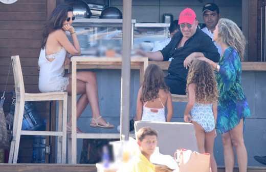 Cem Yılmaz'ın "Yatakta kopuyorduk" diyen sevgilisi hamile