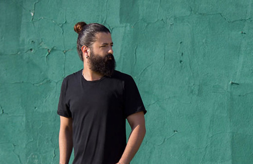 Koray Avcı "Geldiğim yeri unutmadım" dedi ve İstiklal'de..