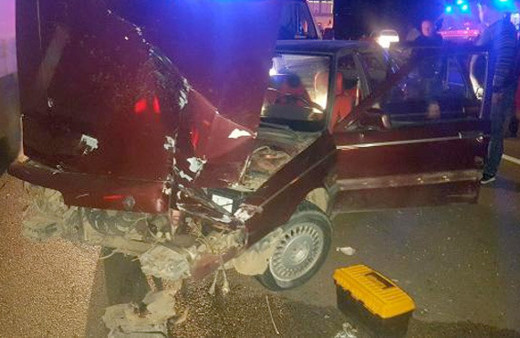 Manisa'da TIR, otomobile çarptı: 8 yaralı