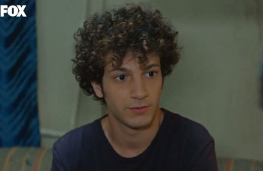 Bizim Hikaye Hikmet kimdir çok ünlü bir ailenin torunu