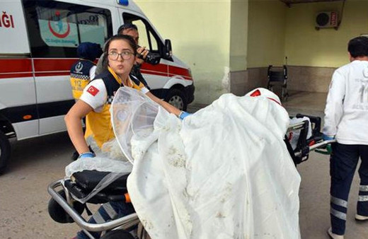 Düğünde akıl almaz olay! Hastanelik oldular