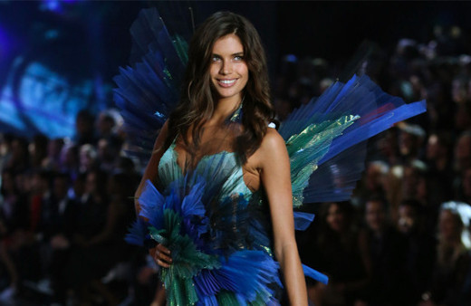 Victoria Secret modelinin izinsiz çıplak fotoğrafı kullananıldı! Savaş açtı!