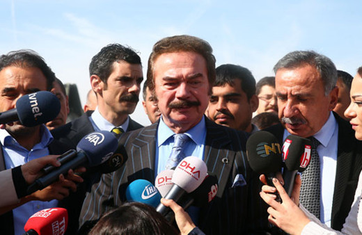 Orhan Gencebay: Deniz Baykal'ın iyileşmesi için dua ediyorum