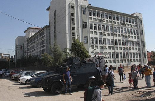 Adana'da okul bahçesinde molotofkokteyli bulundu