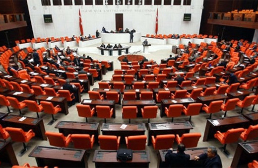 Yaz saati değişiyor mu? Saatlerle ilgili karar verildi