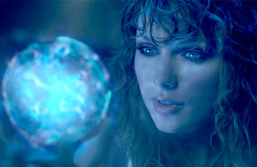 Taylor Swiift çırılçıplak! 1.8 milyon izlendi!