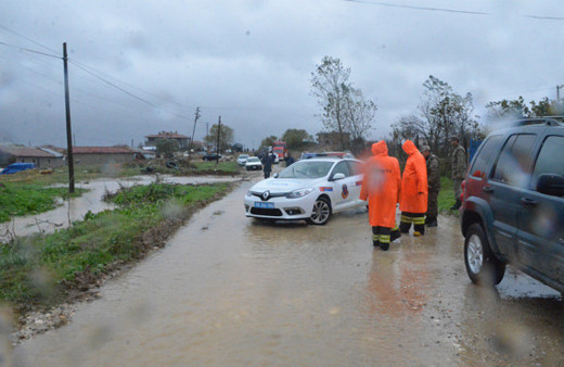 Tekirdağ'da askeri araç sele kapıldı: 1 asker kayıp