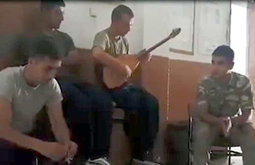 Selde şehit olan askerin söylediği türkü yürek dağladı!