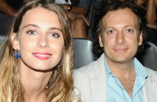 Mirgün Cabas sarışın güzelle yakalandı! Olay yaratacak görüntüler!