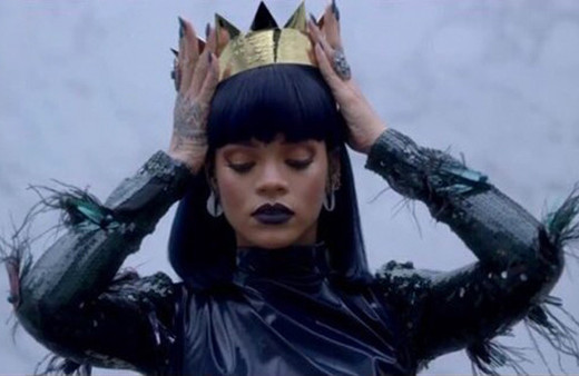 Rihanna Mısır kraliçesi oldu!
