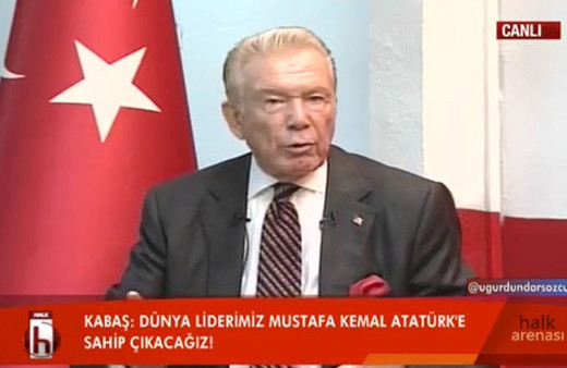 Uğur Dündar canlı yayında gelen mesaja tepki gösterdi