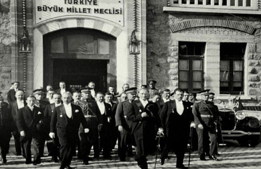 Cumhuriyet nasıl ilan edildi?