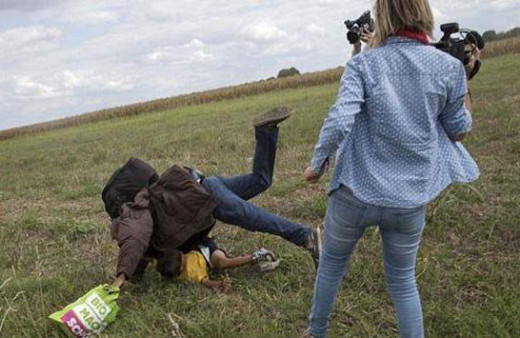 Sığınmacılara tekme atan kameramanın cezası onandı