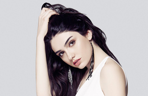 Ünlü oyuncu Hazar Ergüçlü'ye PKK sorgusu