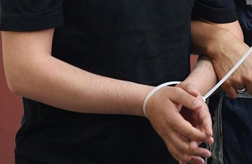 Voleybol antrenörü, öğrencisine cinsel istismardan tutuklandı