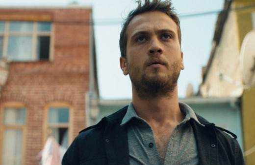 Aras Bulut İynemli'nin Çukur dizisinden dikkat çeken fotoğraf