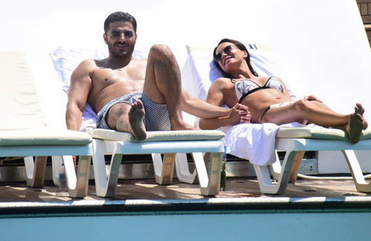 Ebru Şallı sevgilisini bakın nasıl rahatlatıyor