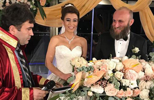 'Oflu Hoca' Çetin Altay evlendi
