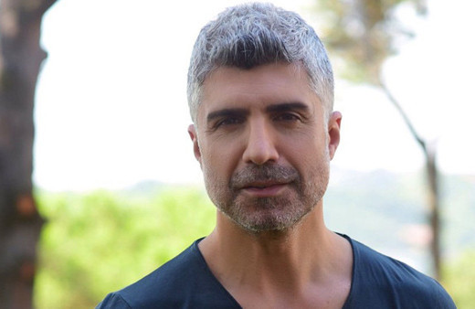 Özcan Deniz'e büyük sürpriz! Bir kez daha havalara uçtu