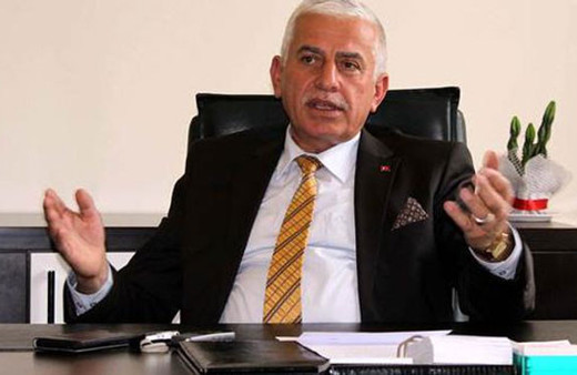 Üniversiteli kızı FETÖ’den tutuklanınca istifa etti