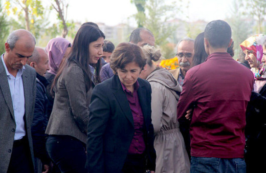 HDP'li vekil Leyla Birlik, PKK'lı teröristin cenazesine katıldı