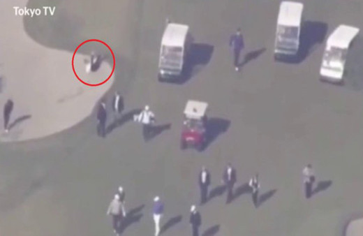 Trump ile golf oynayan Japon Başbakanı tepetaklak gitti!