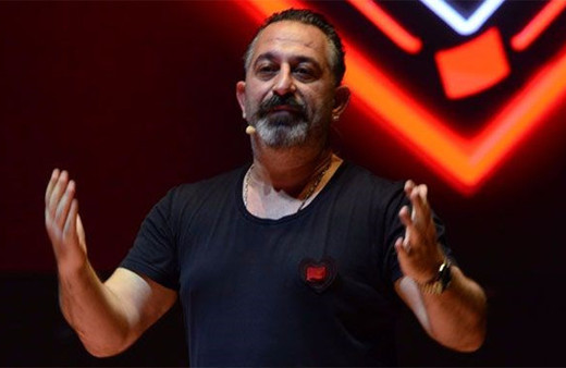 Kemal'den Cem Yılmaz'a: "Baba sende Aleyna’nın telefonu var mı?"