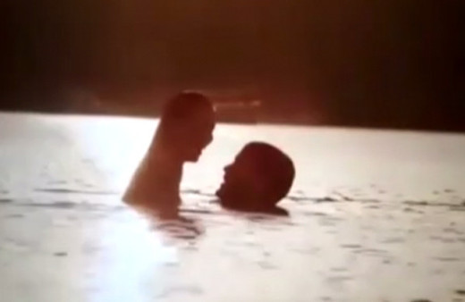 Mutluluk Zamanı Elçin Sangu ile Barış Arduç'un öpüşme sahnesi olay oldu