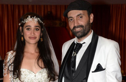 Eşinden sessiz sedasız boşandı! Mutluluğu 1 yıl sürdü