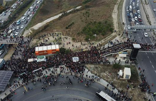 Fuar çıkışındaki yoğunluk havadan görüntülendi