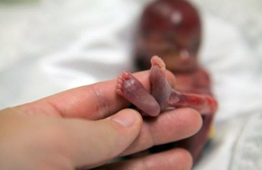 Yapanın vicdanı yok bezi bile kurtlanmış bebeği 1 hafta boyunca feci şekilde...