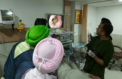 Karın ağrısı nedeniyle hastaneye kaldırıldı içinden bakın ne çıktı