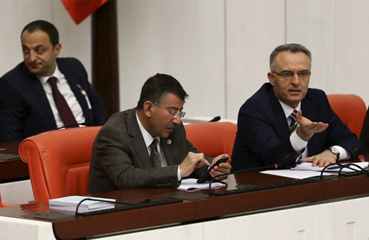 Bakan Ağbal ile HDP'li vekil arasında tartışma