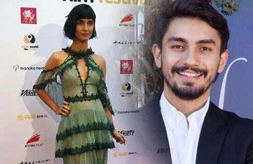 Tuba Büyüküstün aşka geldi sevgilisiyle uluorta defalarca öpüşünce...