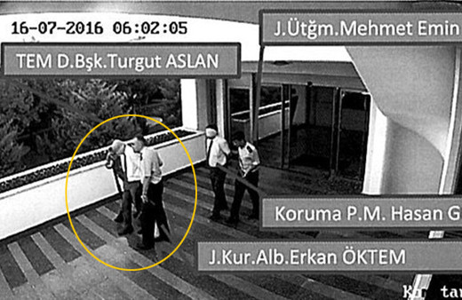 Turgut Aslan'ın şok görüntüleri! FETÖ öldürmeye götürürken...