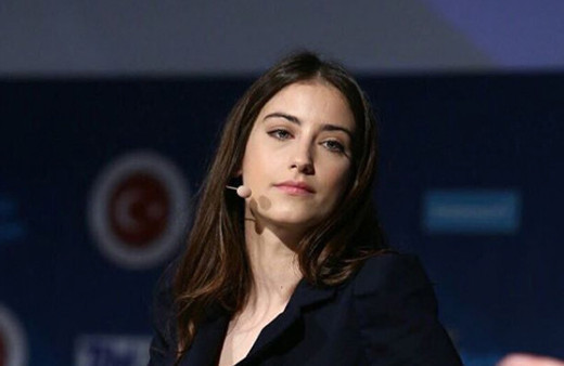 Bizim Hikaye'nin Filiz'i Hazal Kaya'nın annesi kanser oldu