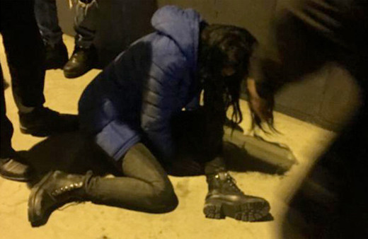 Sokak ortasında astım krizine giren kadının zor anları