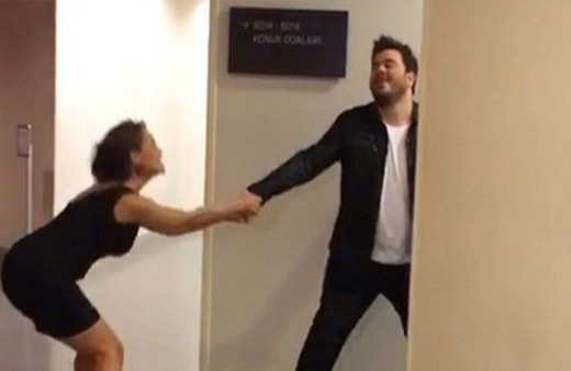 Hülya Avşar, Eser Yenenler'i odadan çıkartamadı!